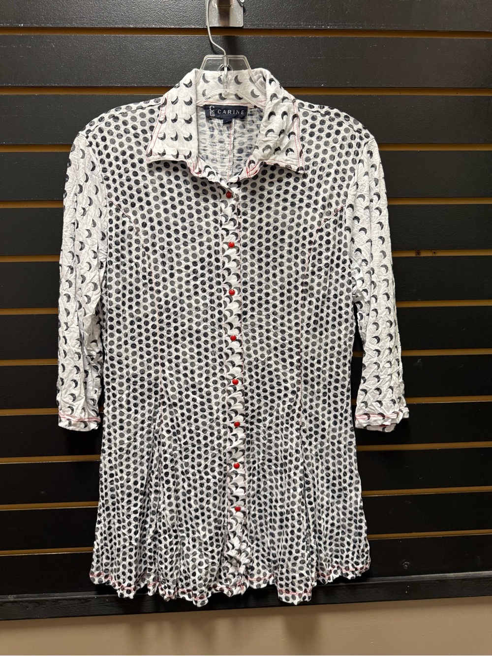 CARINE Crinkle Polka Dot Button Front Shirt Red Accents Size S